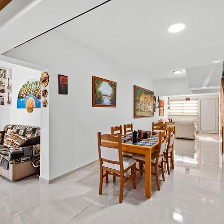 Demetris Apartment Менеоу Экстерьер фото