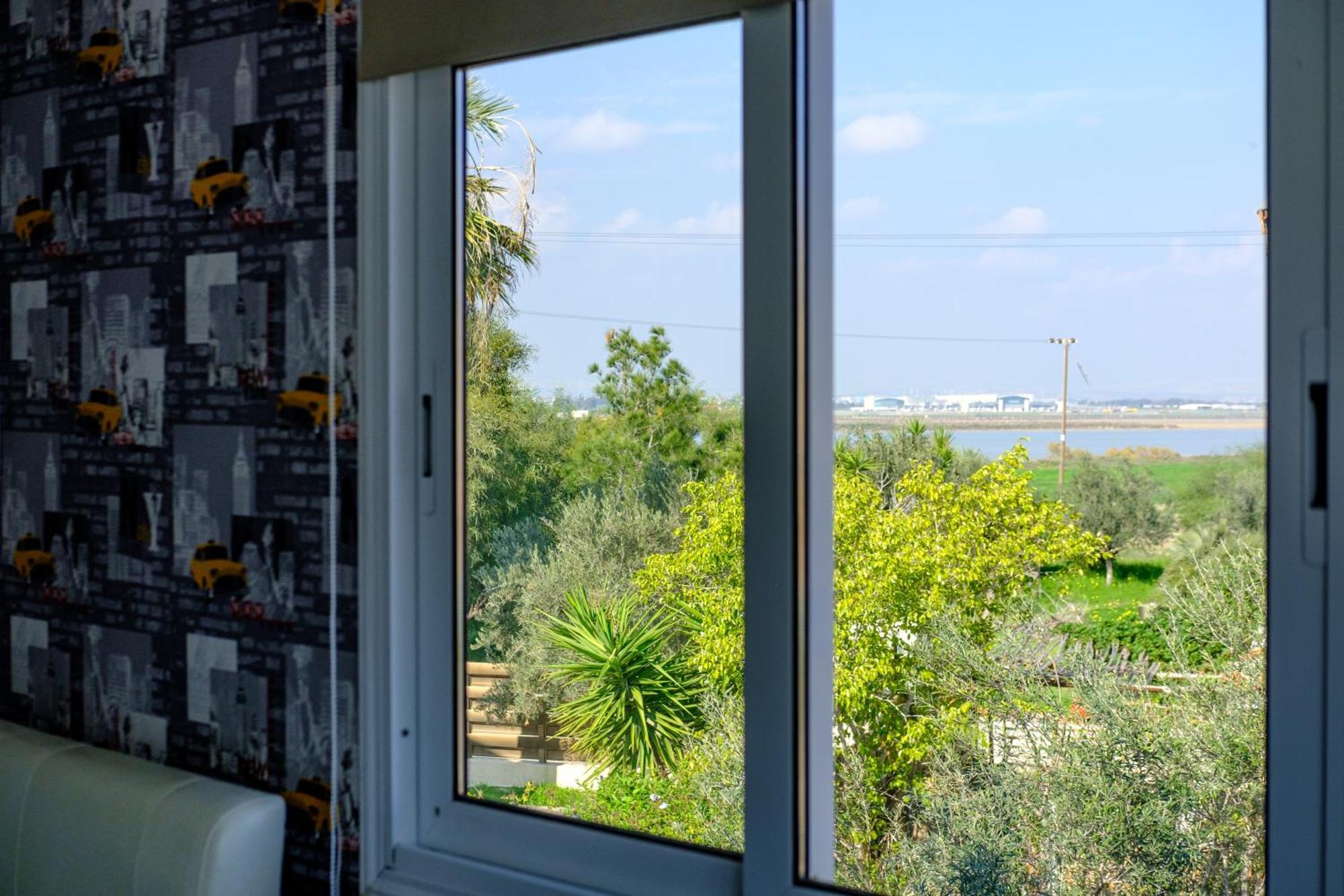 Demetris Apartment Менеоу Экстерьер фото