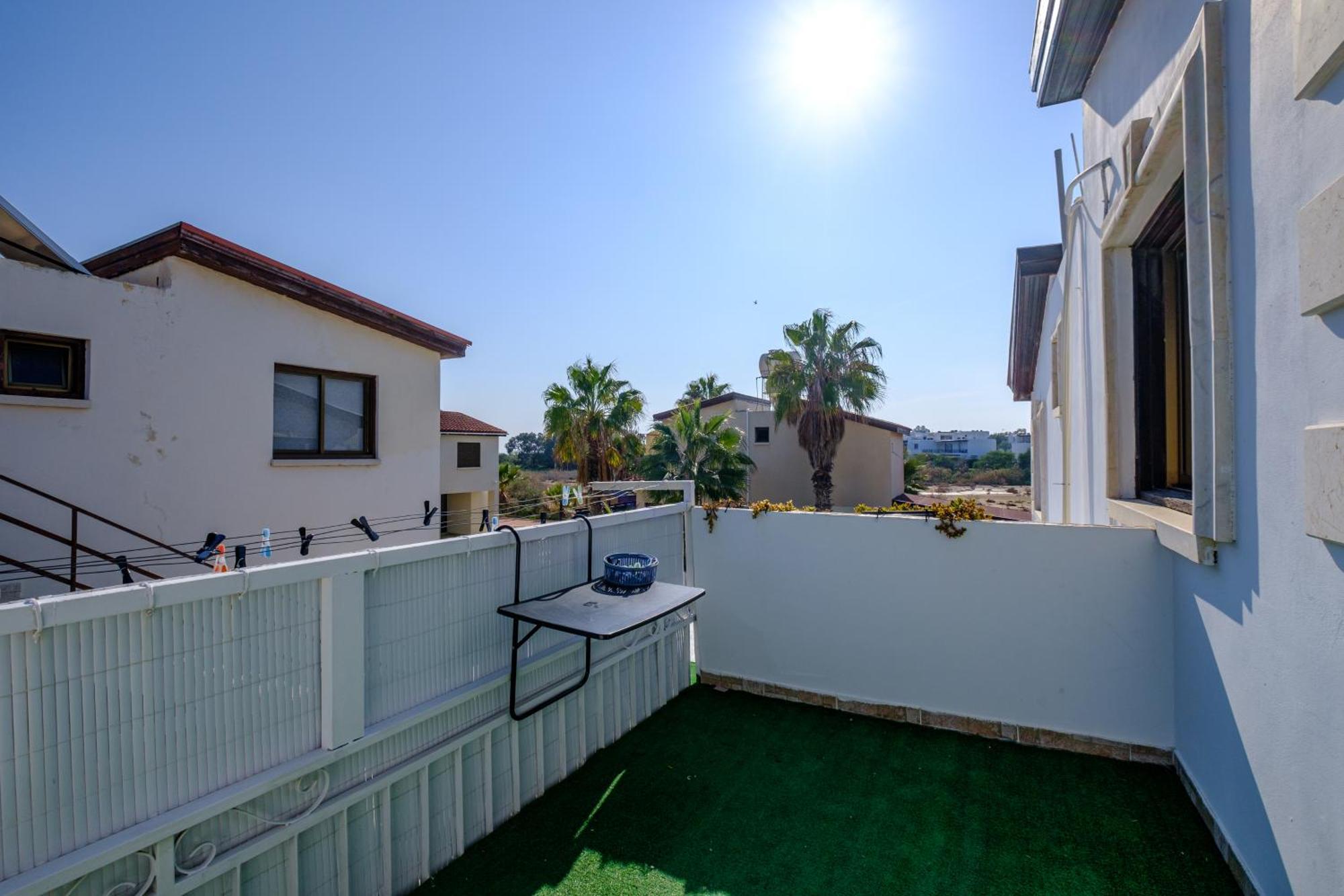 Demetris Apartment Менеоу Экстерьер фото